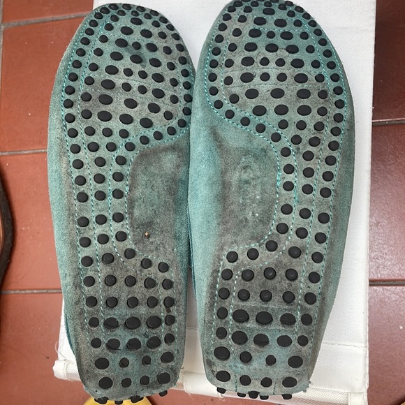 Authentic Tod’s Gommini suede driving shoes - Picture 4 of 6